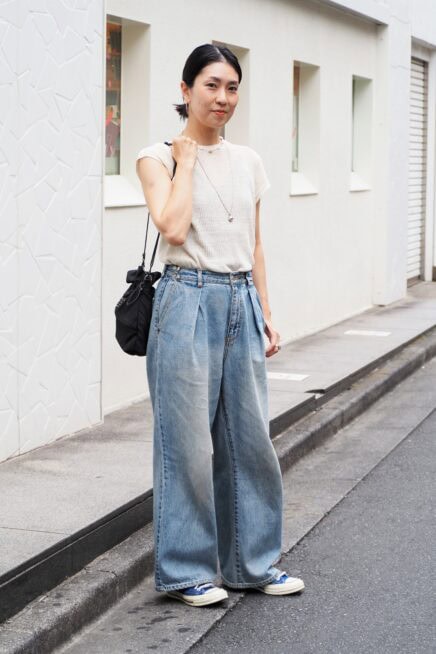 【スナップ】大人世代は“さりげない透け感”がGOOD！ 晩夏のデニムスタイル