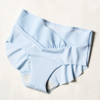 momoful おりもの吸水ショーツ ぴたRich 全5 色 4サイズ¥3,289/ momoful