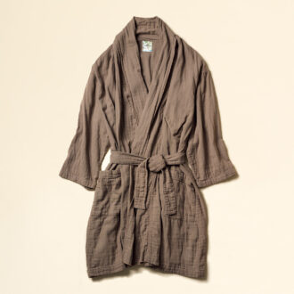Noma Gown トリプルガーゼガウン¥19,800／シンソー