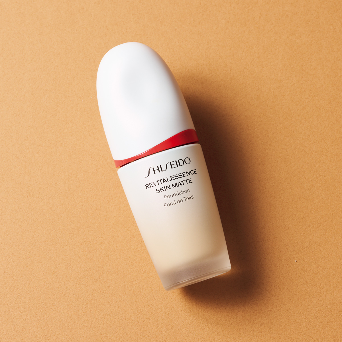SHISEIDO エッセンススキンスムース ファンデーション SPF 30・PA+++ 全12色 ¥7,590 (編集部調べ)/SHISEIDO