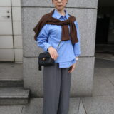 【スナップ】50代の「しまむら」高見え着こなし術！ 秋のブルー×ブラウン配色コーデも必見
