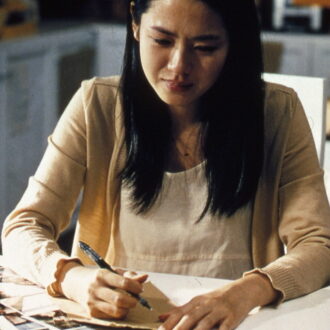 若き日のソン・イェジンがヒロインを演じた。『私の頭の中の消しゴム』© 2004 CJ Entertainment Inc. & Sidus Pictures Corporation. All rights reserved. Based on the television program“ Pure Soul” Created and produced by Yomiuri Television, JAPAN 2001