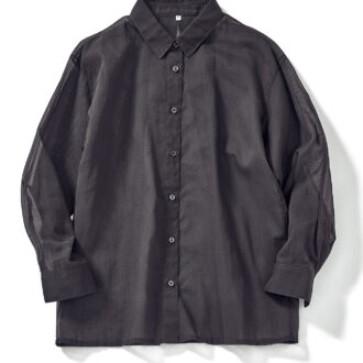 シアーシャツ￥3,990／無印良品 銀座