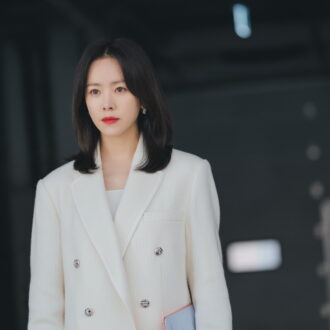 女性CEOを演じるハン・ジミン。『わたしの完璧な秘書』©SBS